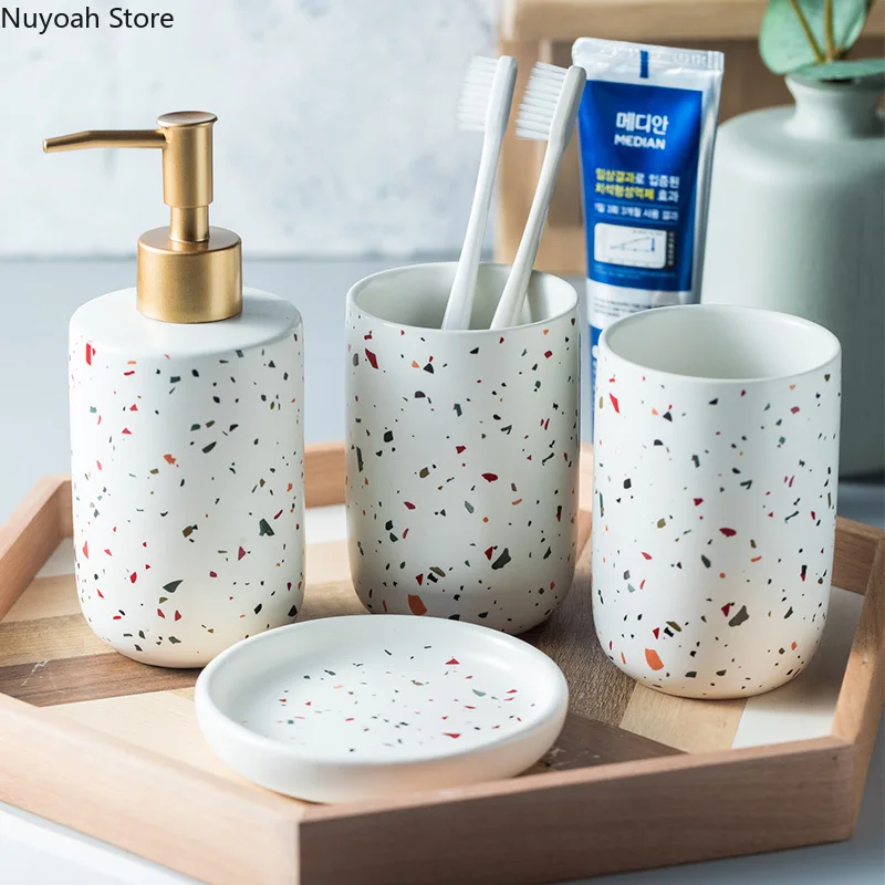 Europäisches Badezimmer-Dekora – Zara Home Bathroom Set Bewertung und Preis