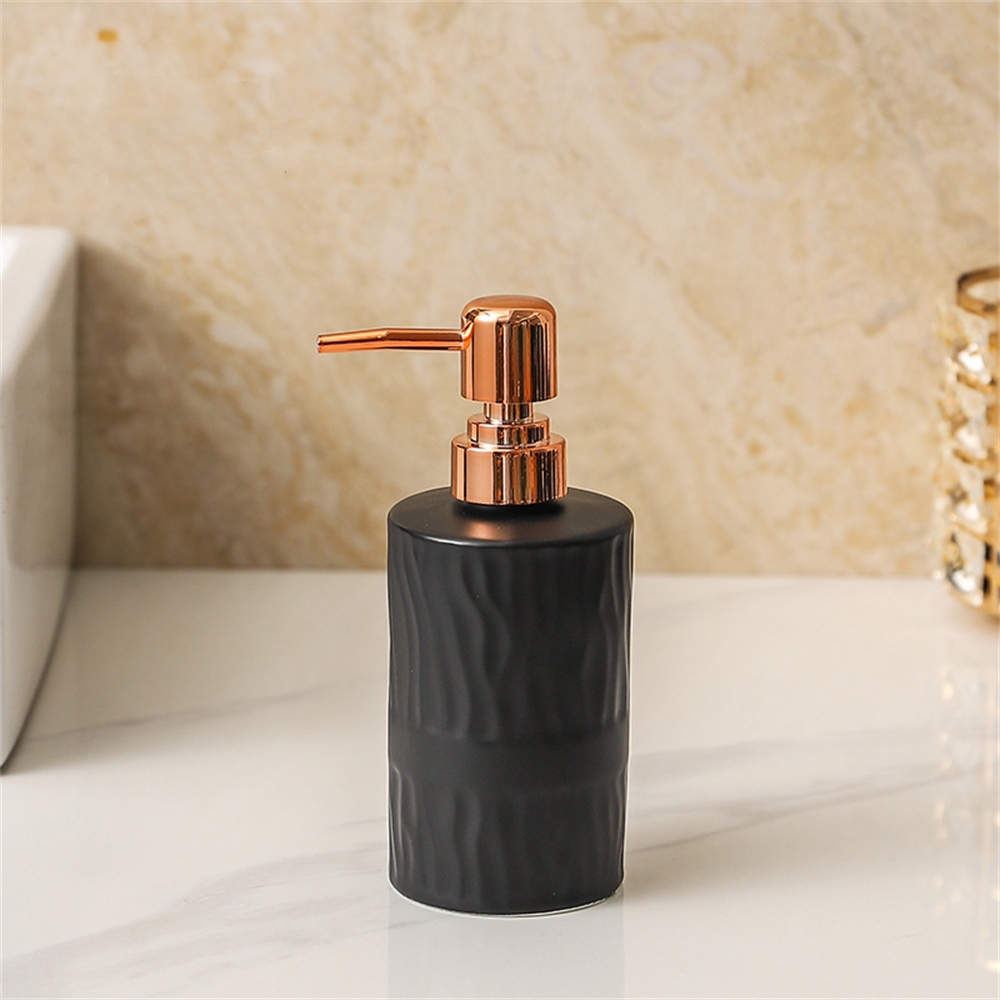 4-teiliges Schwarzes Keramik-B – Zara Home Bathroom Set Bewertung und Preis